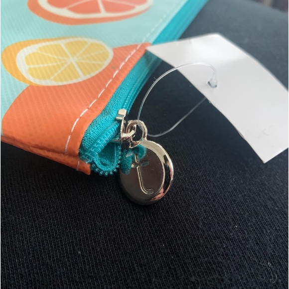 Thrive Causemetics Bag - Picture 6 of 9